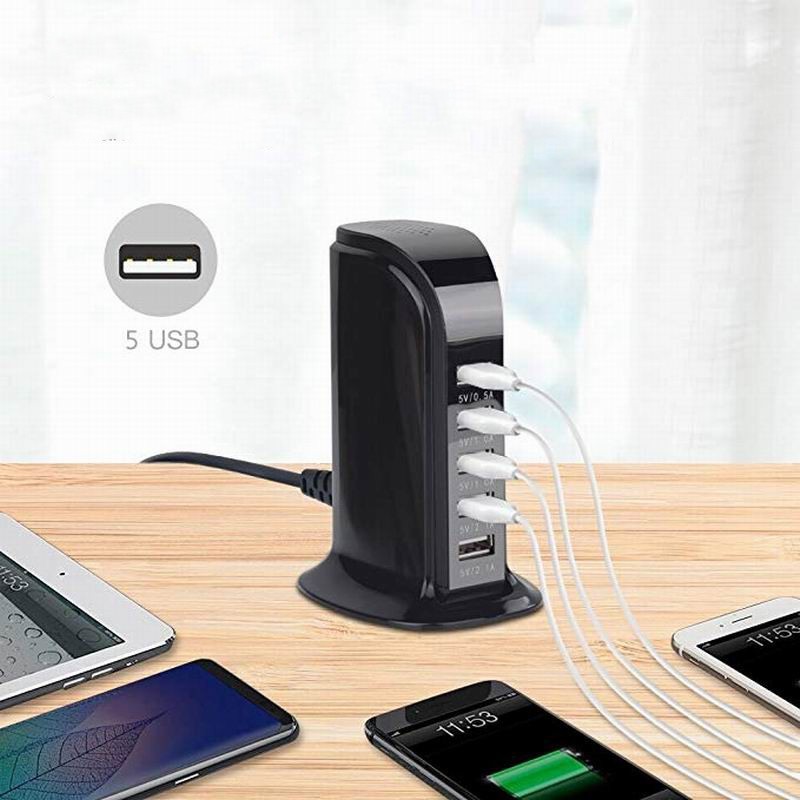 Fotocamera con stazione di ricarica USB accessibile da remoto